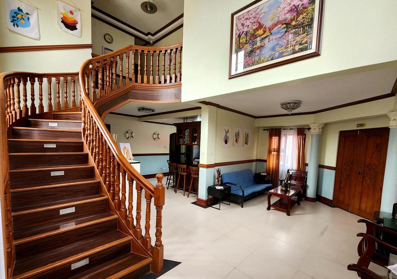 Leynes Taal Lake Resort And Hostel Tanauan  Exteriör bild
